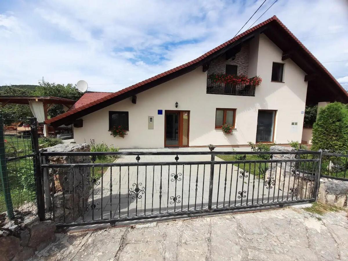 Apartman Dujmovic 1 Otocac Exterior photo