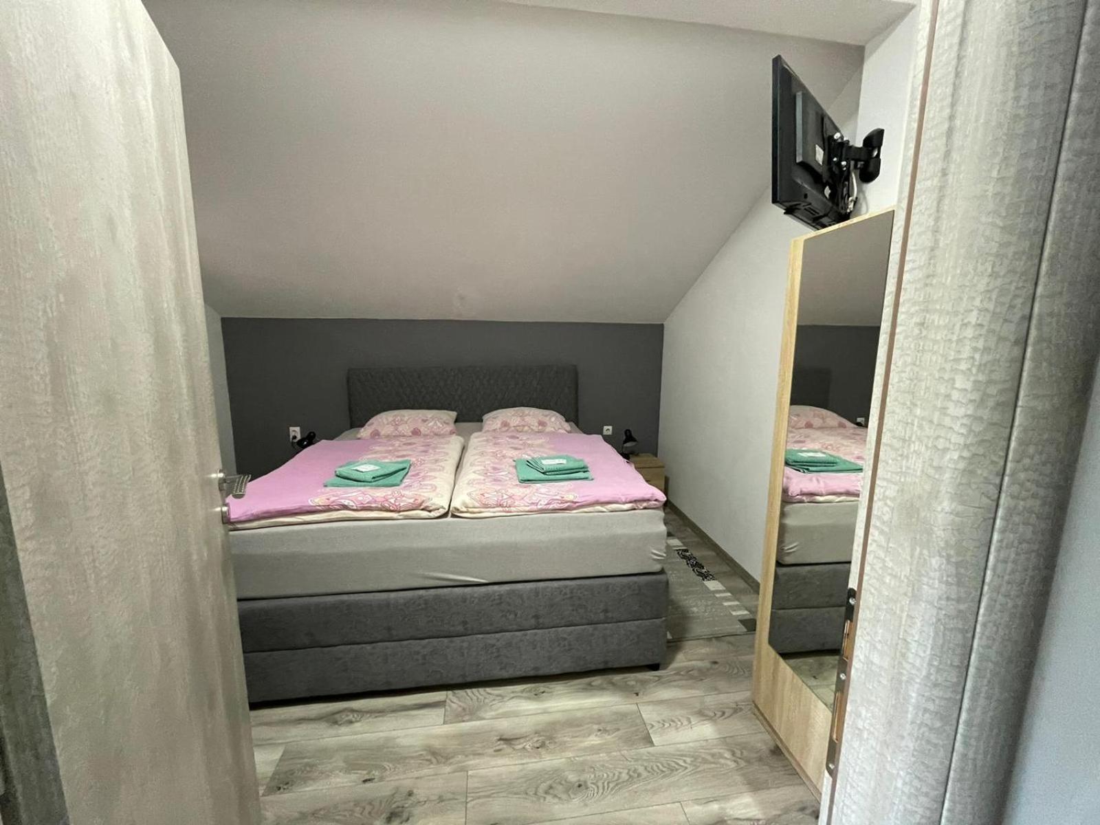 Apartman Dujmovic 1 Otocac Room photo